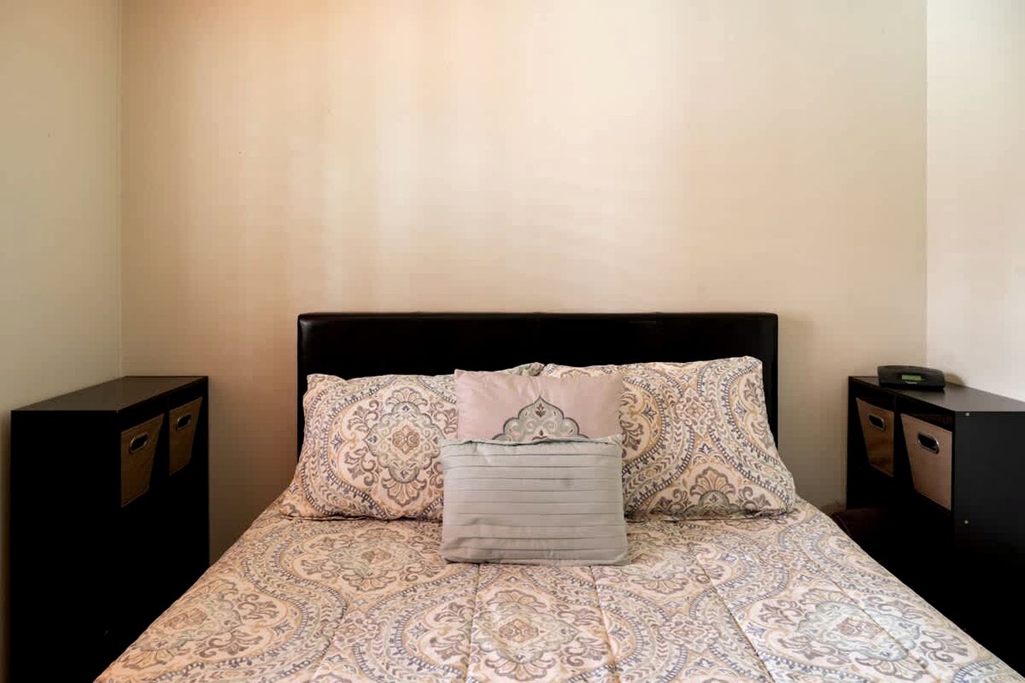 Quaint Cottage in The Village near Big Bear Lake, Perfect for a Weekend Escape