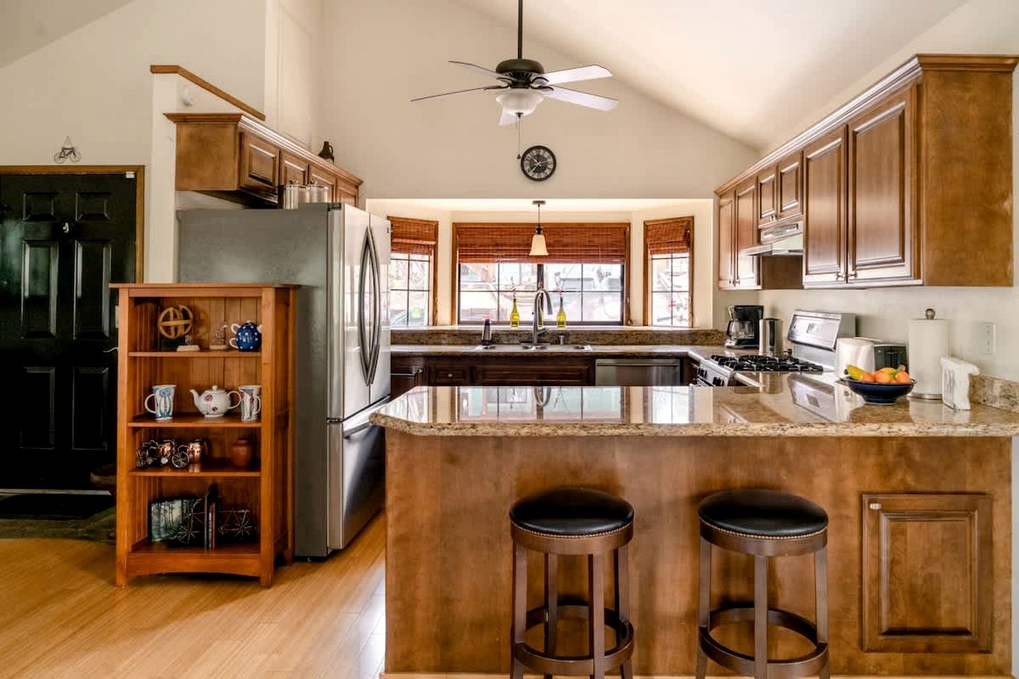 Quaint Cottage in The Village near Big Bear Lake, Perfect for a Weekend Escape