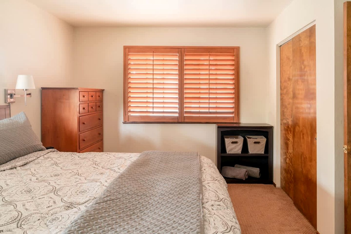 Quaint Cottage in The Village near Big Bear Lake, Perfect for a Weekend Escape