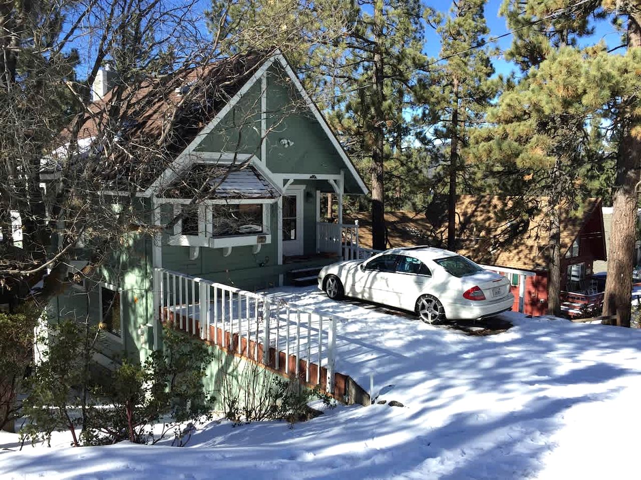 Quaint Cottage in The Village near Big Bear Lake, Perfect for a Weekend Escape