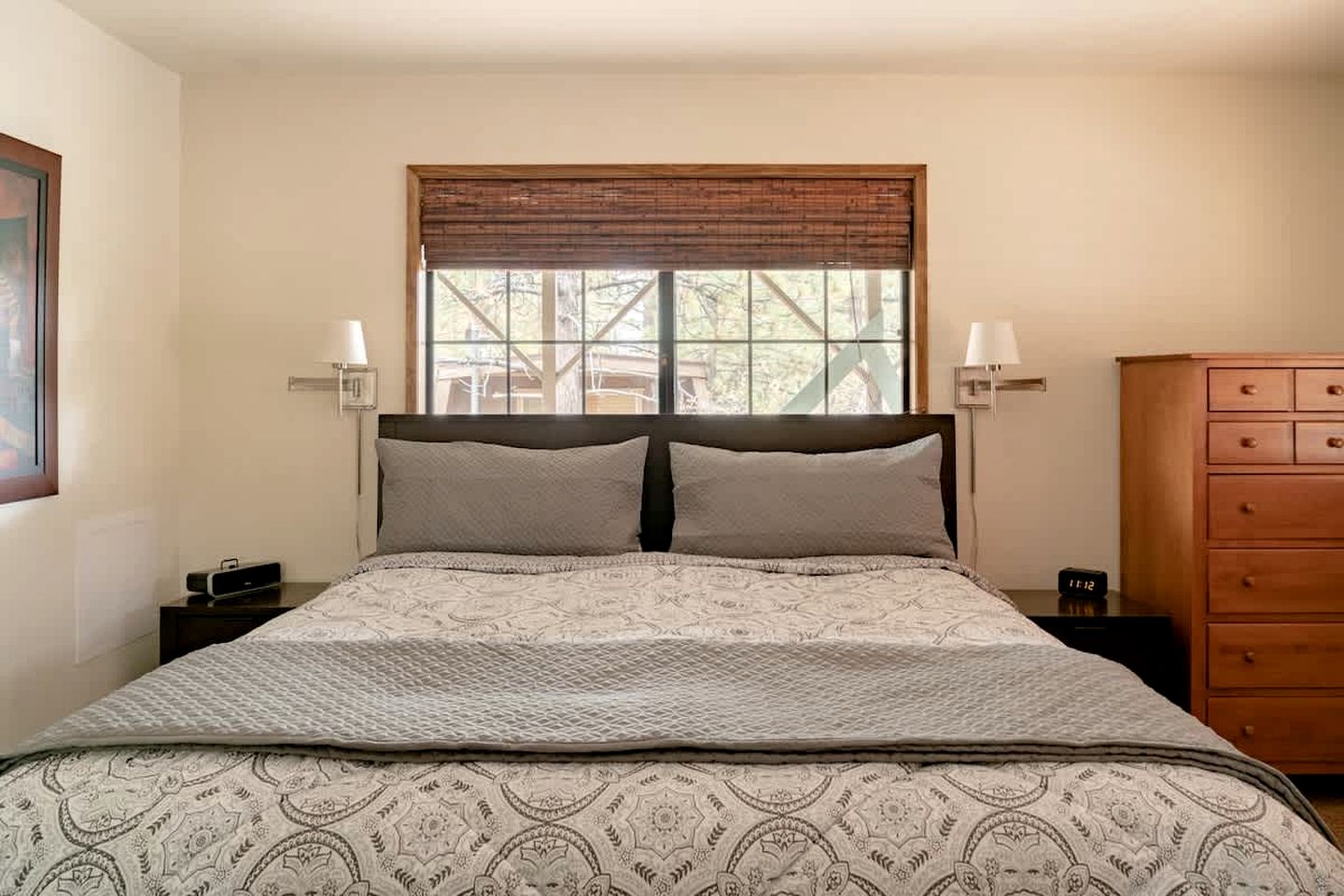 Quaint Cottage in The Village near Big Bear Lake, Perfect for a Weekend Escape