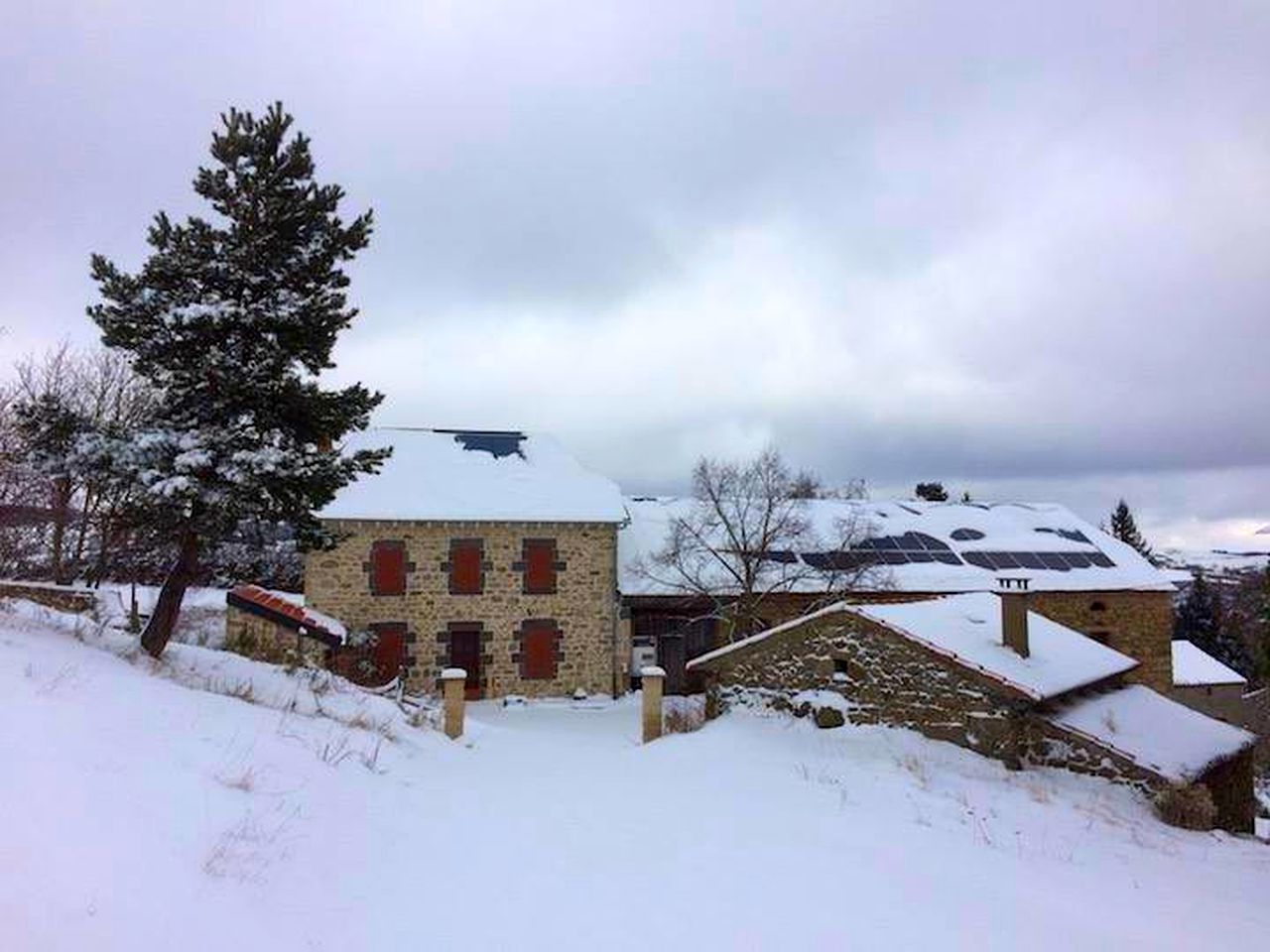 Quaint Holiday Rental for a Glamping Getaway near Cronce, France