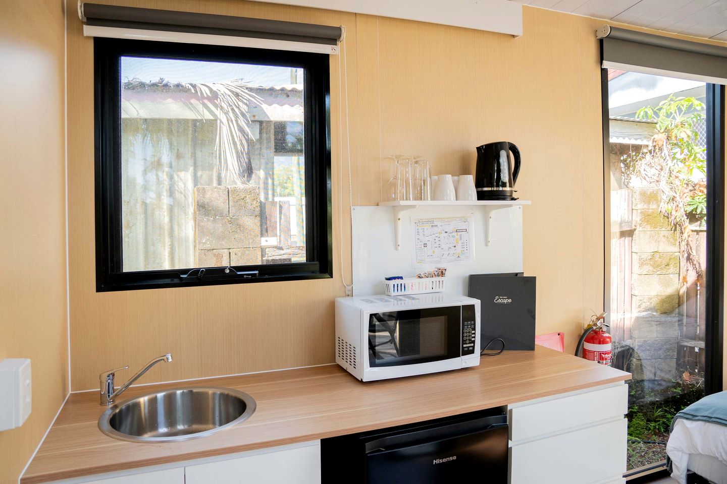 Quaint Cozy Tiny House Perfect for Two in Cardwell, Queensland