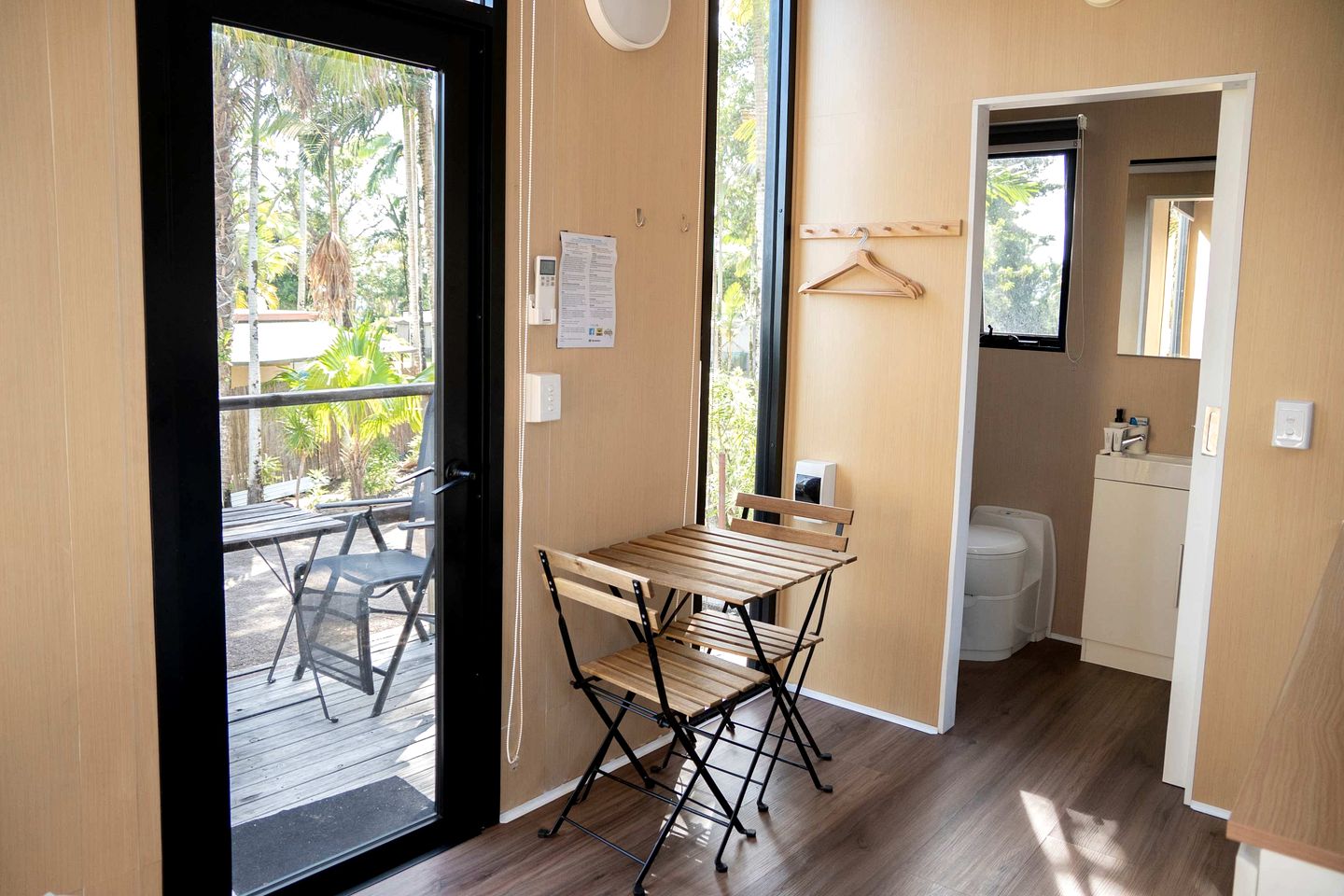 Quaint Cozy Tiny House Perfect for Two in Cardwell, Queensland