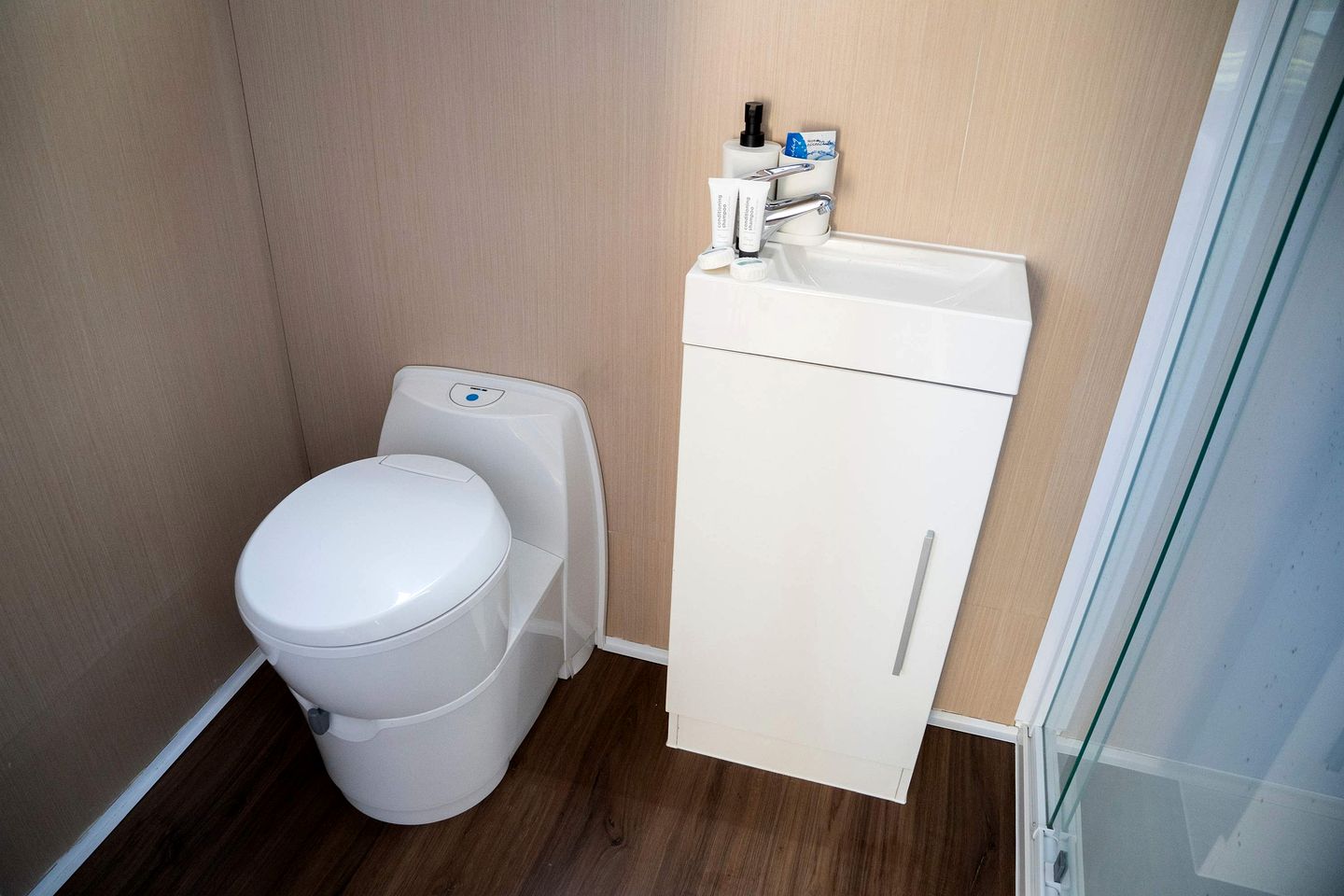 Quaint Cozy Tiny House Perfect for Two in Cardwell, Queensland