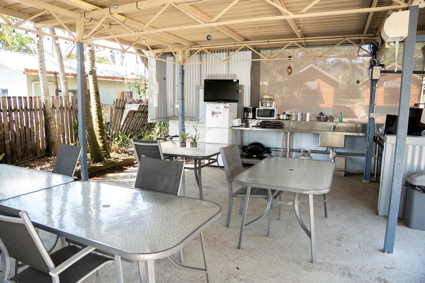 Quaint Cozy Tiny House Perfect for Two in Cardwell, Queensland