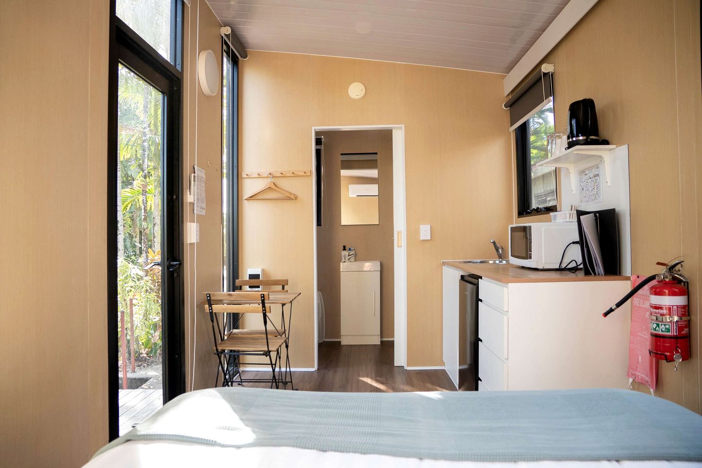 Quaint Cozy Tiny House Perfect for Two in Cardwell, Queensland