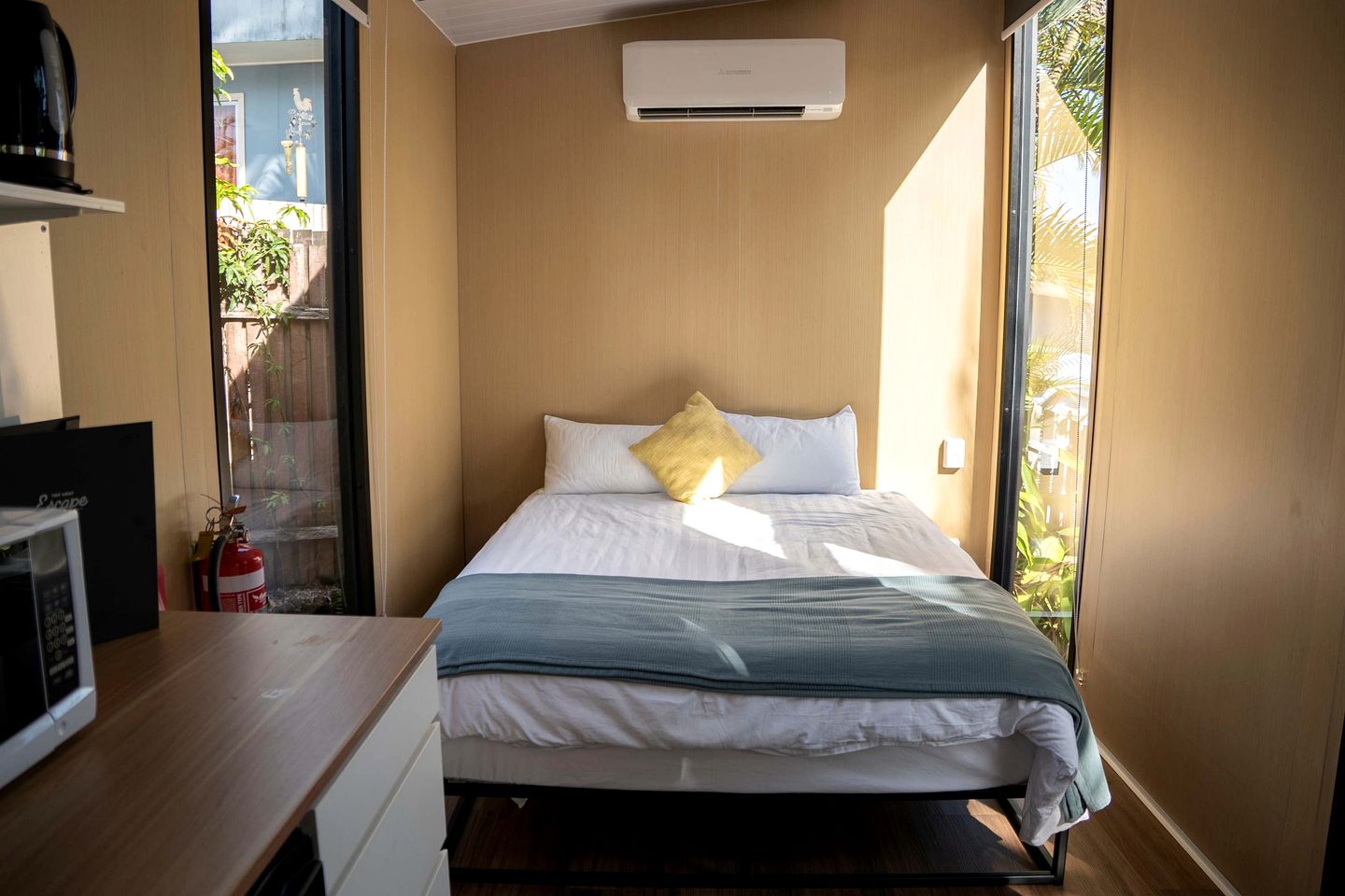 Quaint Cozy Tiny House Perfect for Two in Cardwell, Queensland