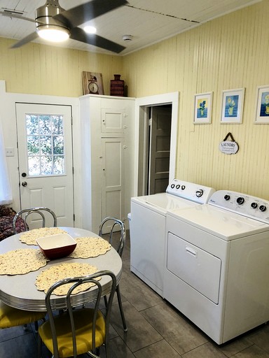 Cottages (United States of America, Lafayette, Louisiana)