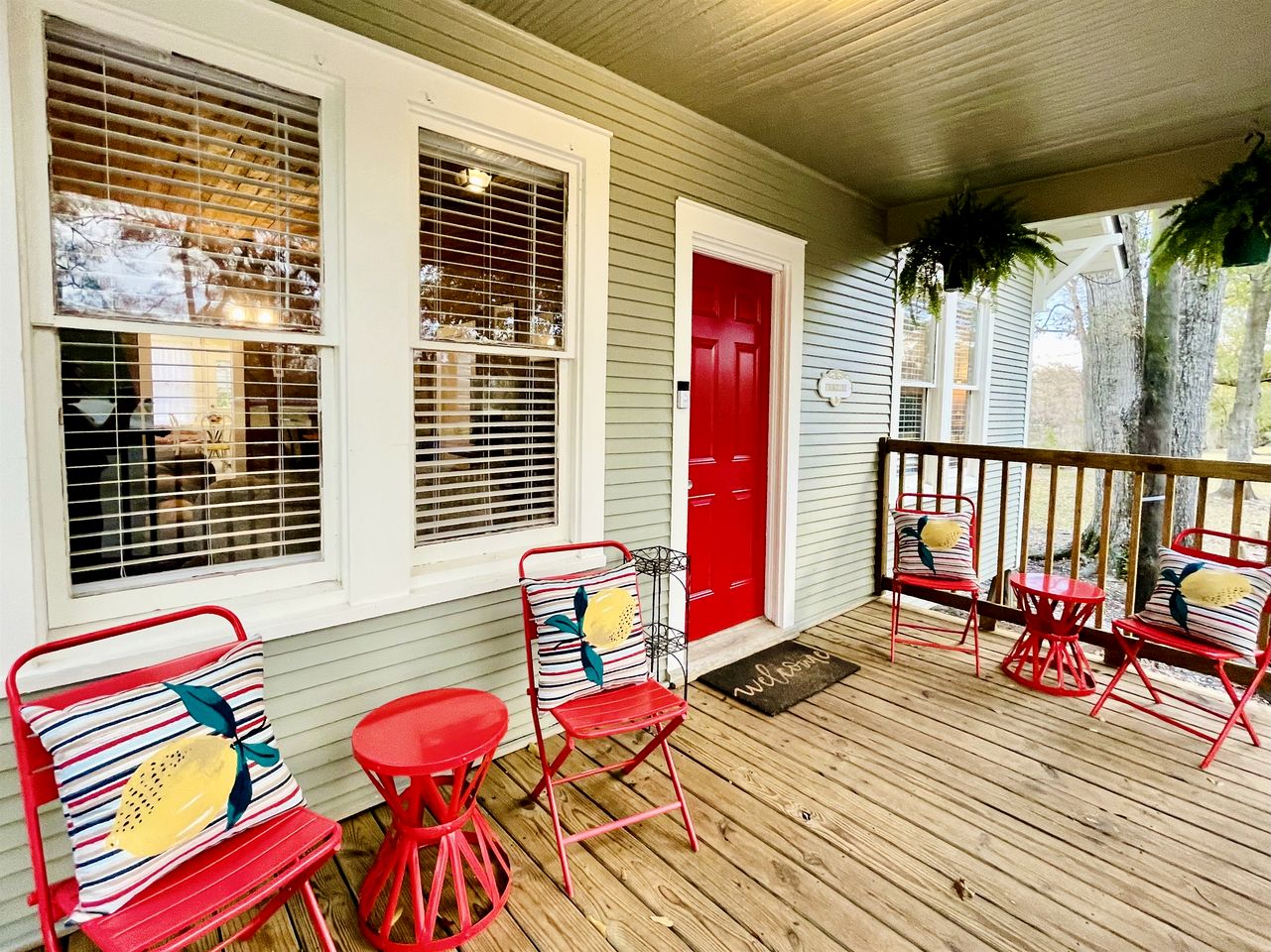 Quaint Cute Cottage Fully Equipped in Louisiana