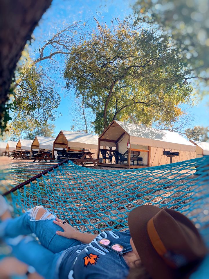 Quaint Safari Tent on the San Marcos River - Adventurous Glamping Getaway near Kingsbury, Texas