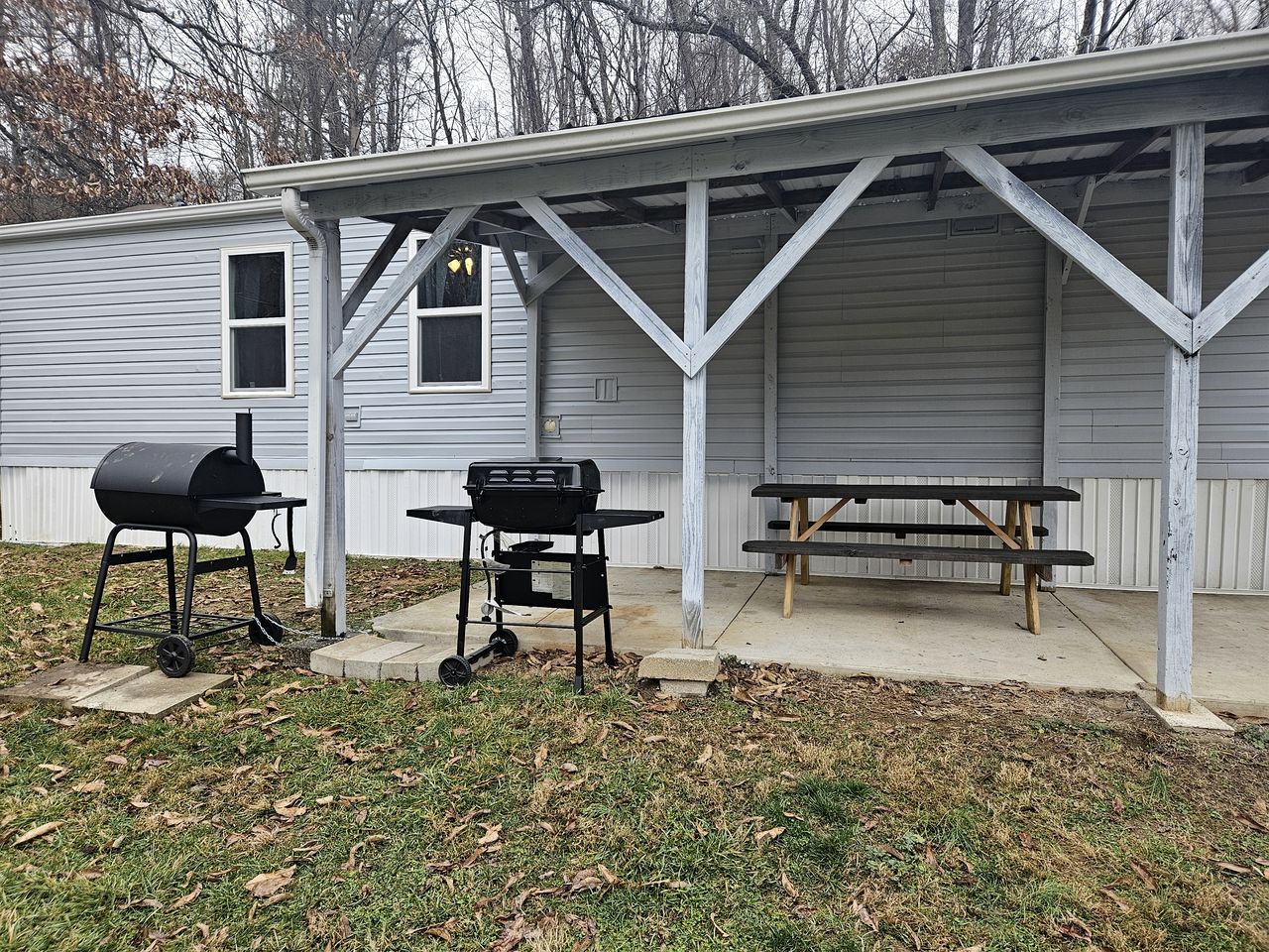Quaint Secluded Cottage with Private Hot-Tub Incredible for a Weekend Getaway at Hocking Hills in Ohio