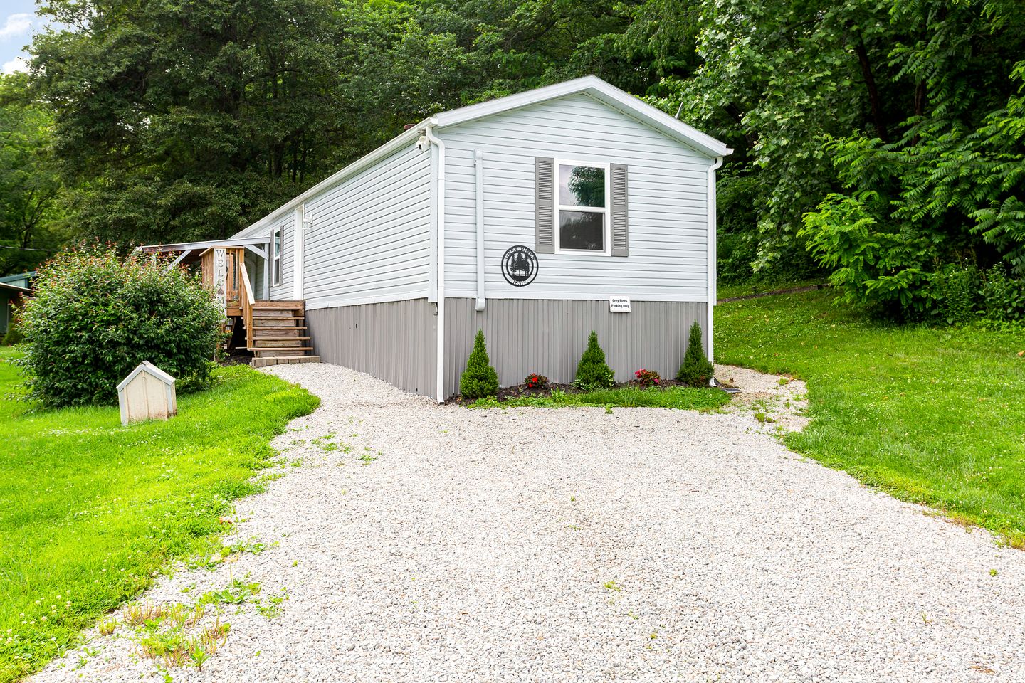 Quaint Secluded Cottage with Private Hot-Tub Incredible for a Weekend Getaway at Hocking Hills in Ohio