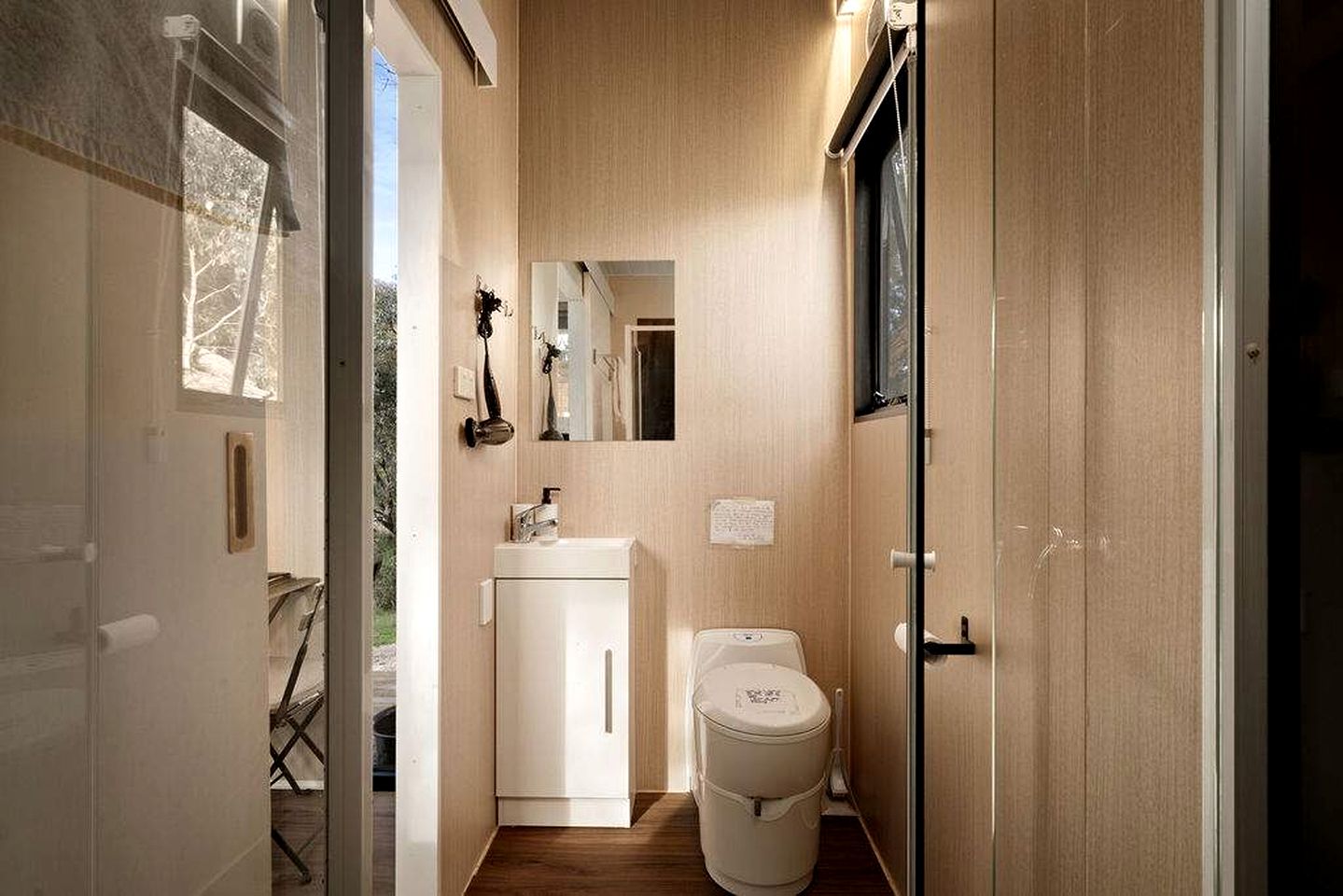 Quaint Tiny House Perfect to Disconnect in Metung, Victoria