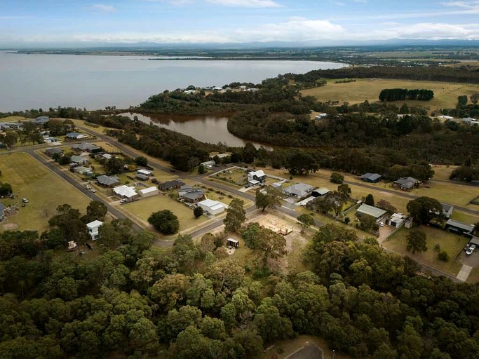 Tiny Houses (Australia, Metung, Victoria)