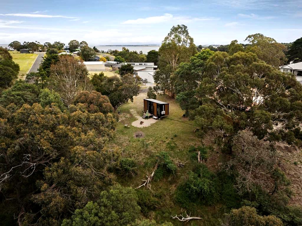 Quaint Tiny House Perfect to Disconnect in Metung, Victoria