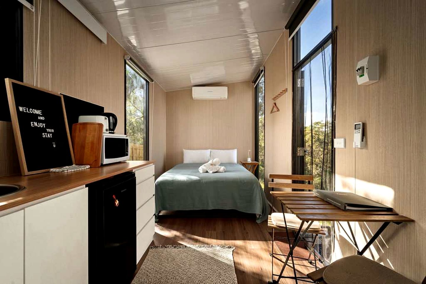 Quaint Tiny House Perfect to Disconnect in Metung, Victoria