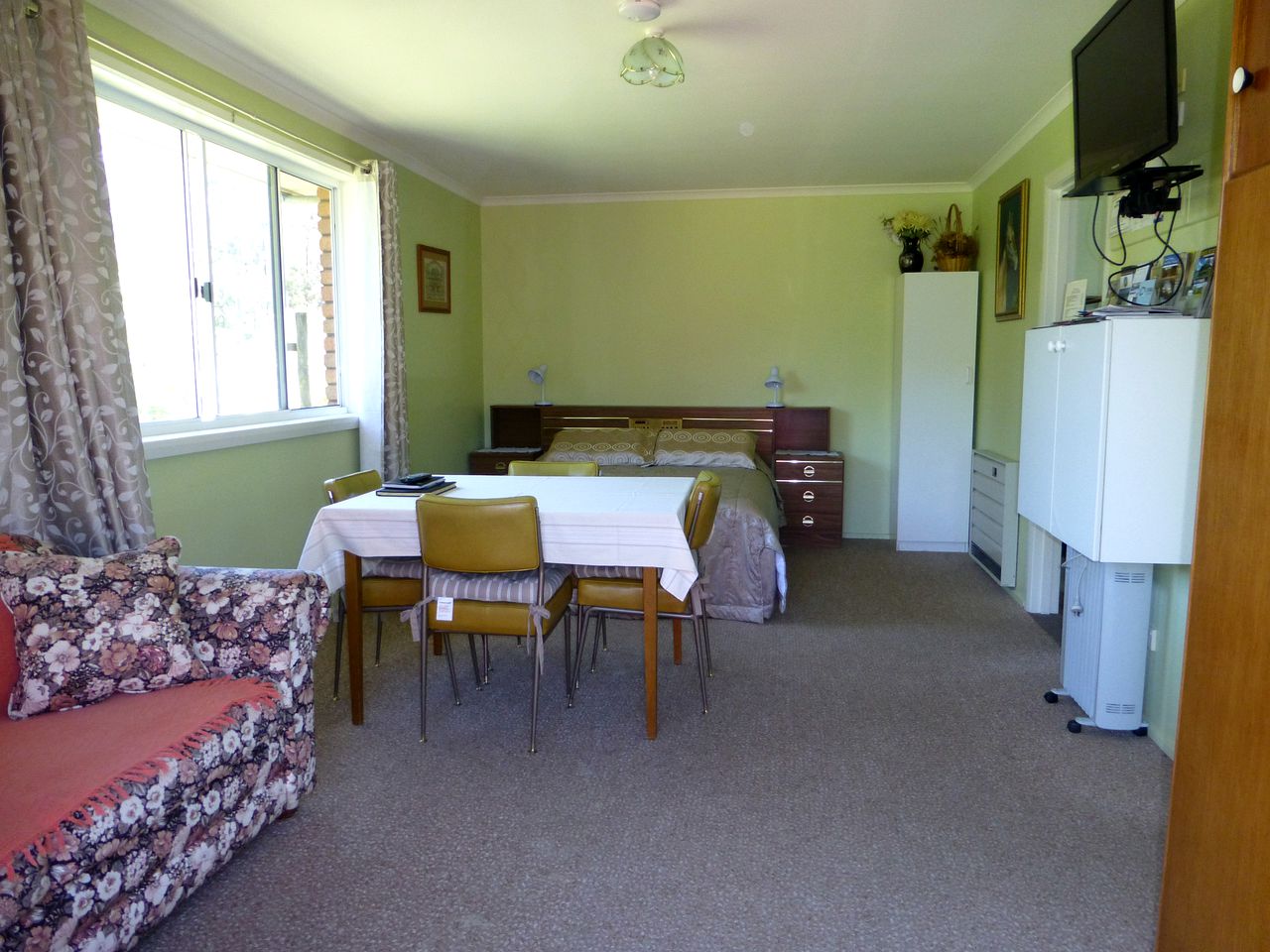 Peacefully Secluded Camping Cabin near the Coast of Tasmania, Australia