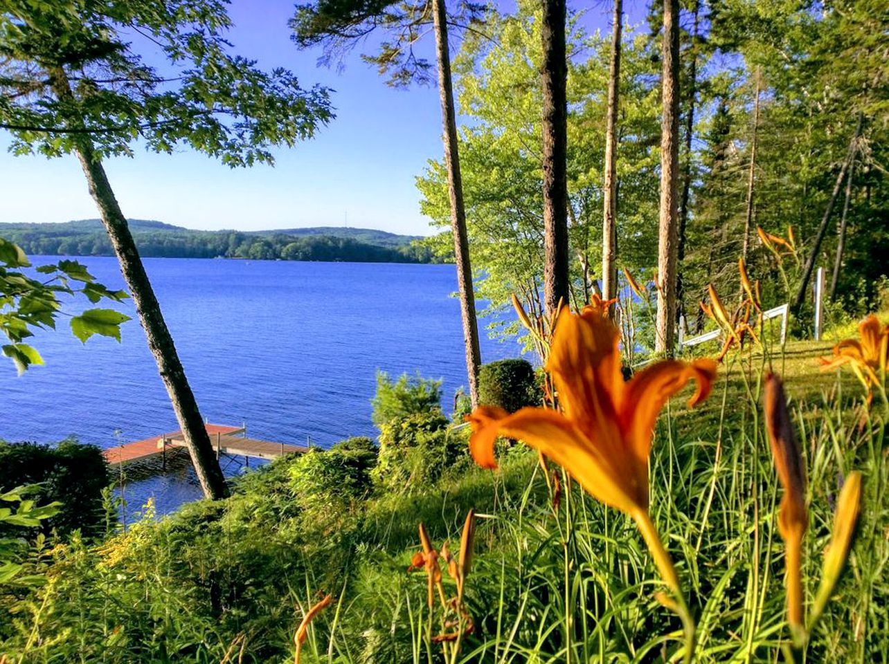 Pet-Friendly Cabin Rental with Stunning Views of Damariscotta Lake near Jefferson, Maine