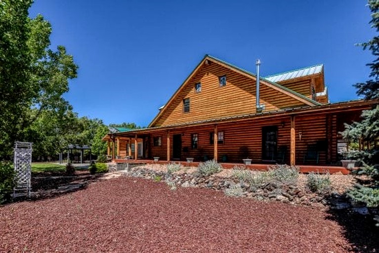 Log Cabins (United States of America, Williams, Arizona)
