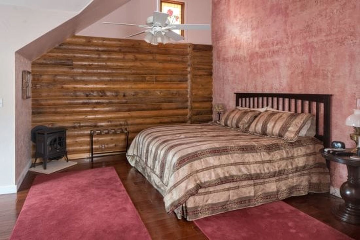 Amazing Spacious Log Cabin for Lage Family Groups with Incredible Backyard and Fantastic Views in Williams, Arizona