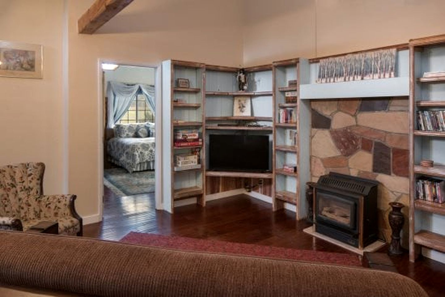 Amazing Spacious Log Cabin for Lage Family Groups with Incredible Backyard and Fantastic Views in Williams, Arizona