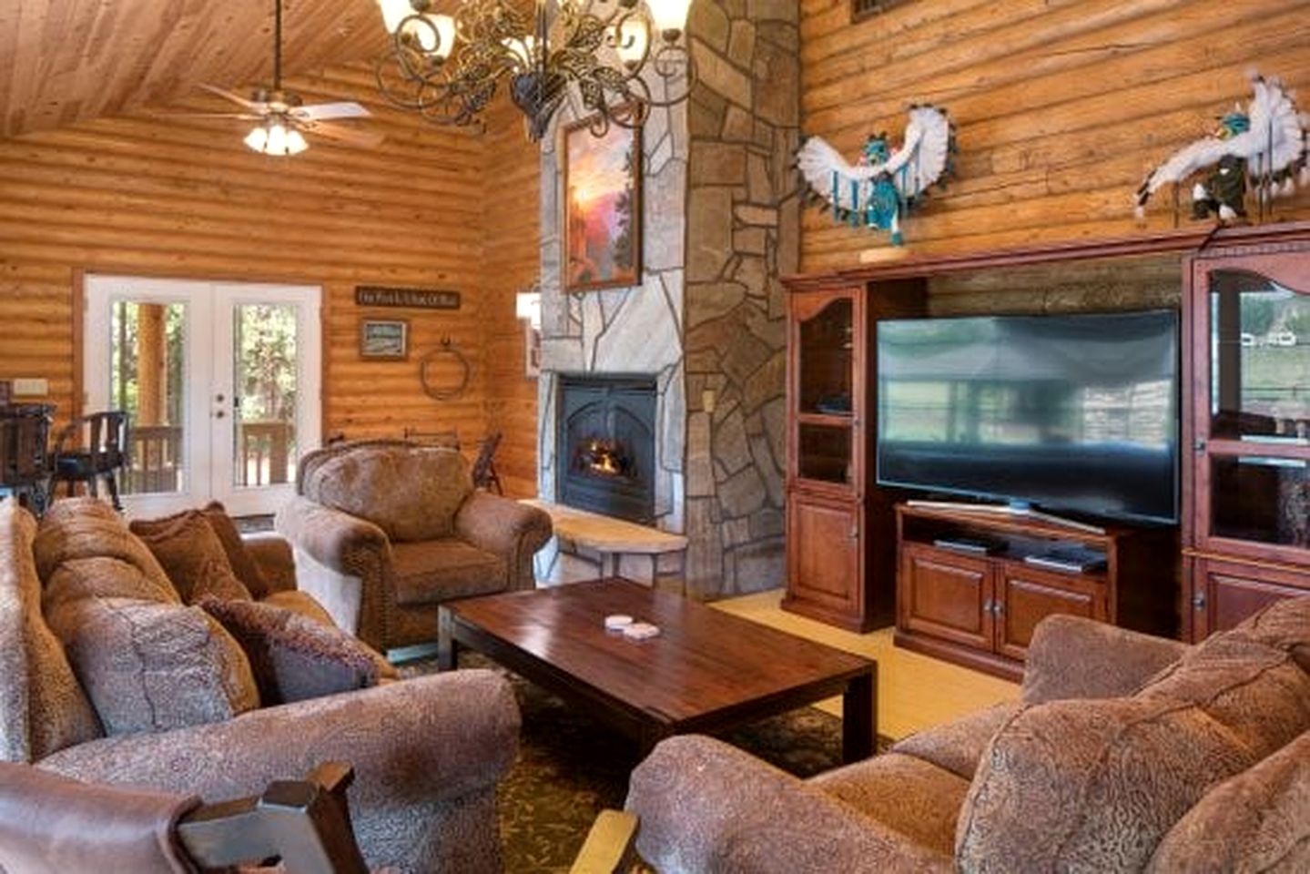 Amazing Spacious Log Cabin for Lage Family Groups with Incredible Backyard and Fantastic Views in Williams, Arizona
