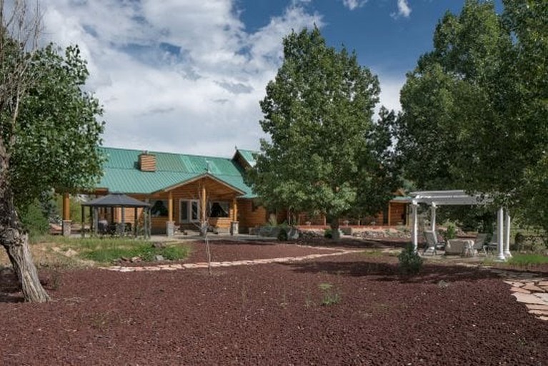 Log Cabins (United States of America, Williams, Arizona)