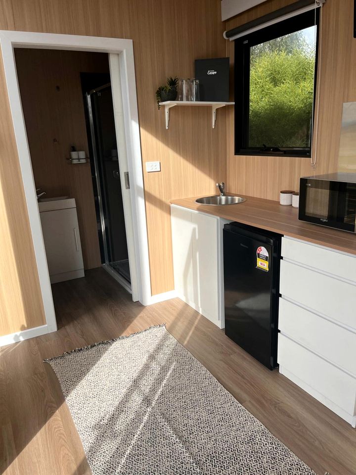 Cozy Farmstay Tiny Home with Private Bay Access near Phillip Island, Grantville VIC