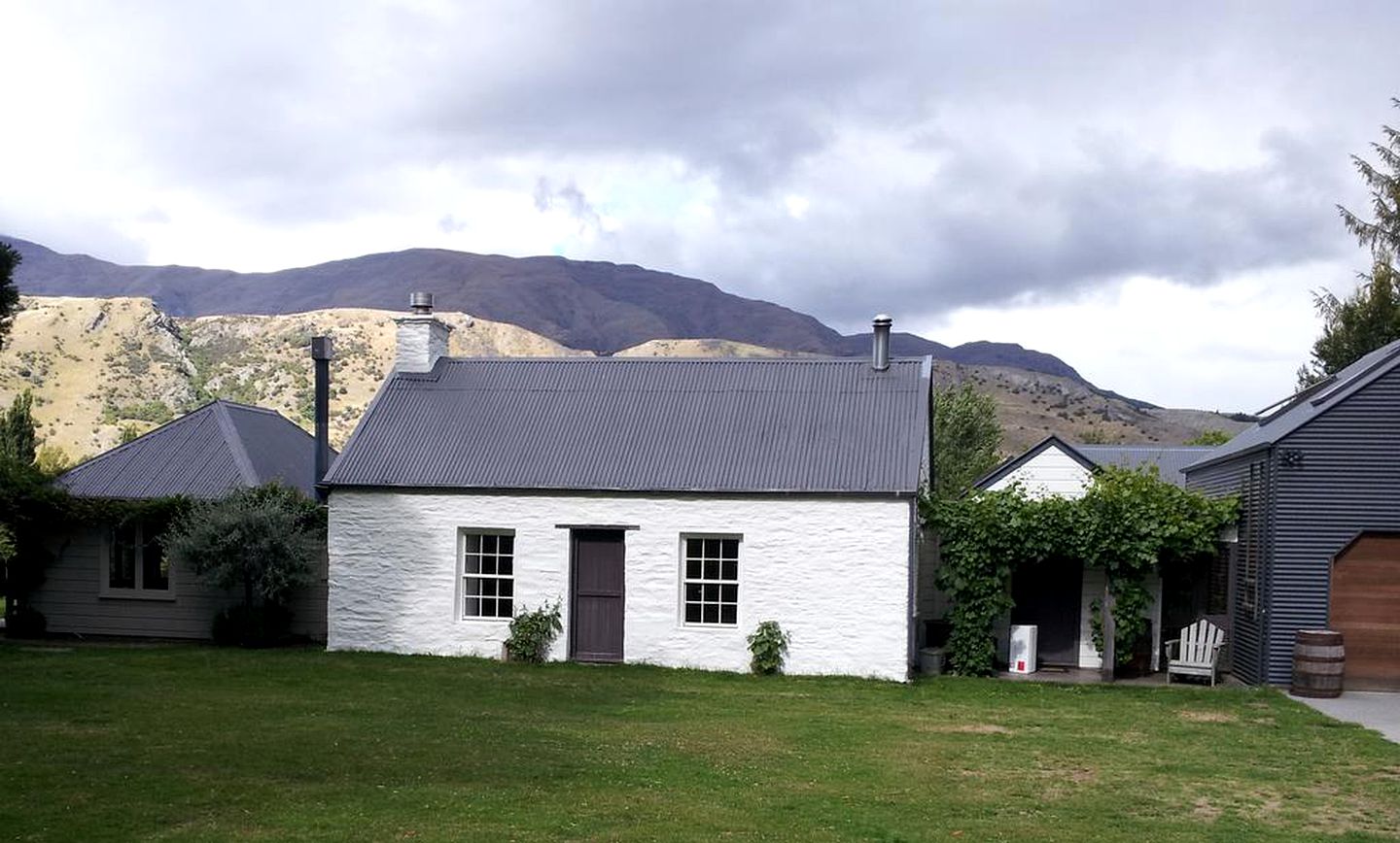 Tranquil Country Getaway with Breathtaking Views near Arrowtown, South Island