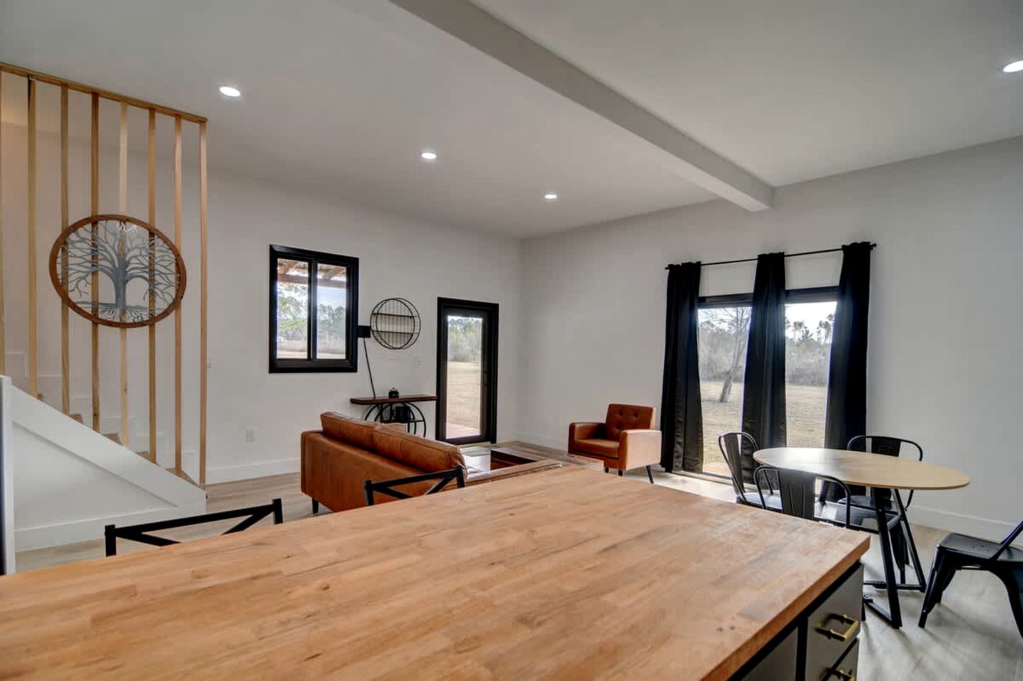 Luxury Vineyard Barn Retreat with Private Trails Near Nashville, Georgia