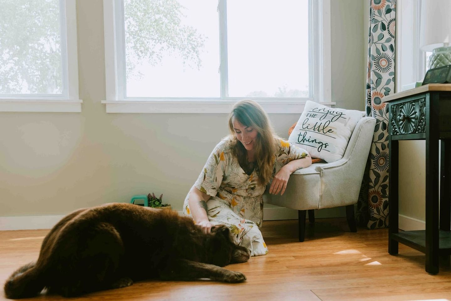 Quiet and Intimate Pet Friendly Cottage Perfectly set on the Shores of Cobbossee Lake for Fishing in Winthrop, Maine