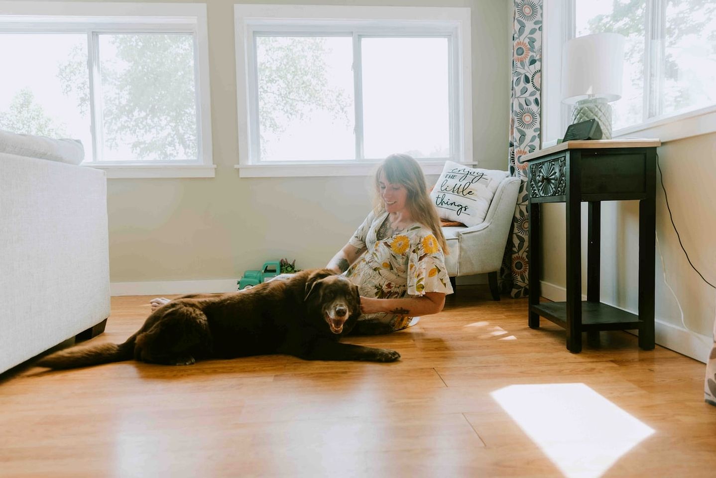 Quiet and Intimate Pet Friendly Cottage Perfectly set on the Shores of Cobbossee Lake for Fishing in Winthrop, Maine