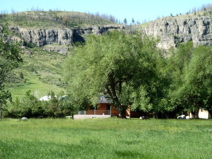 Cabins (Nye, Montana, United States)