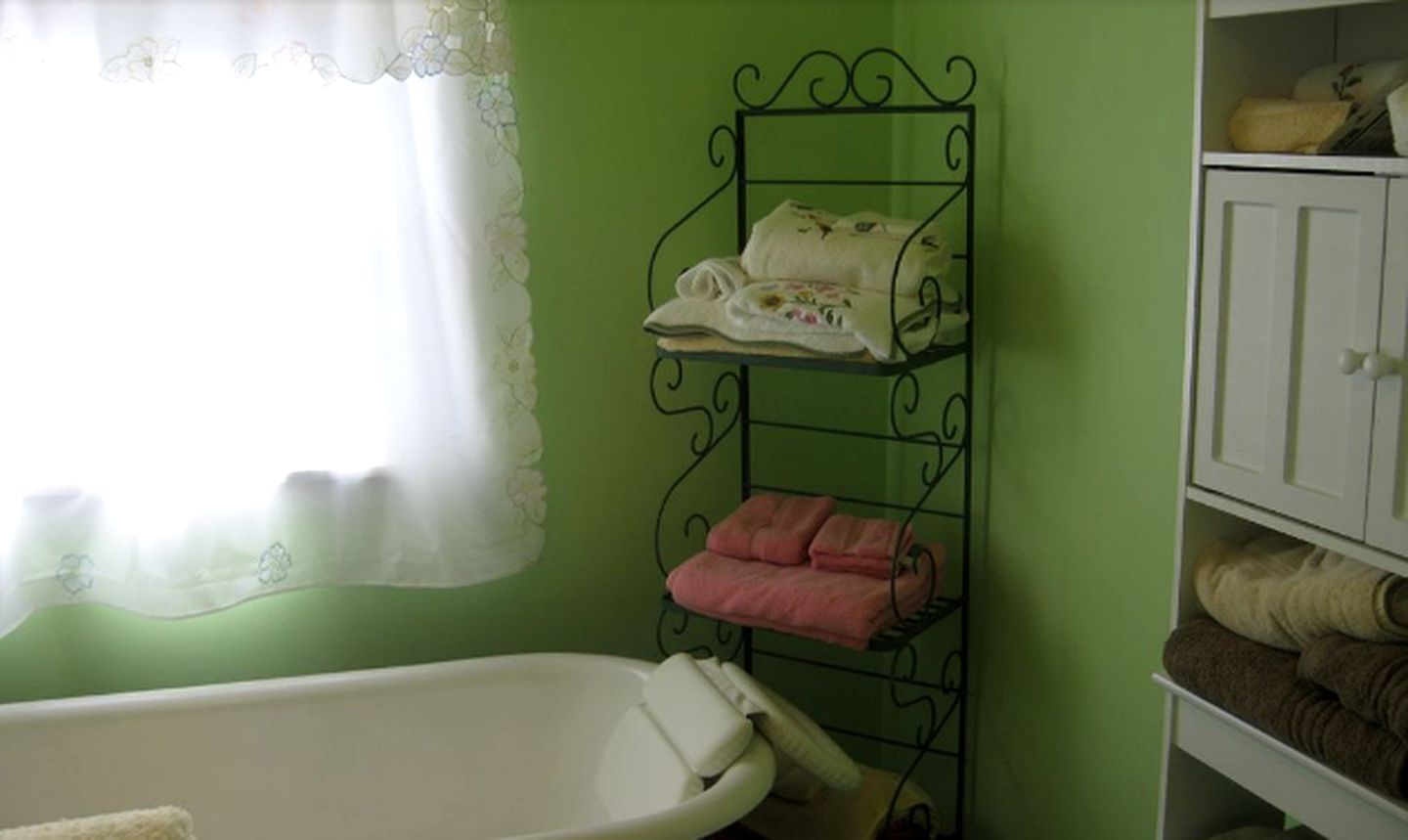 Secluded Camping Cabin with Private Hot Tub near Fayetteville, Arkansas