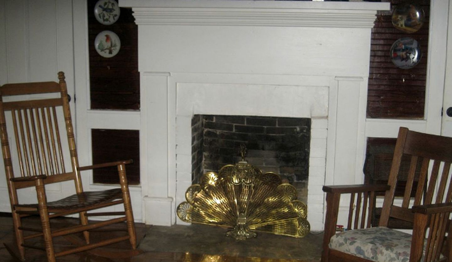 Secluded Camping Cabin with Private Hot Tub near Fayetteville, Arkansas