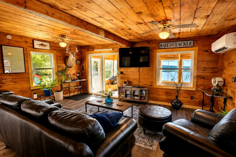 Cabins (United States of America, Greenville, Maine)