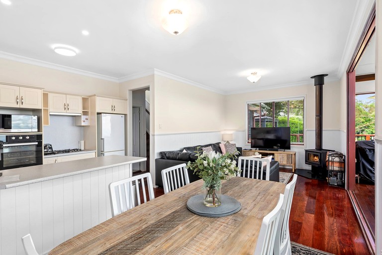 Vacation Rentals (Australia, Ravensbourne, Queensland)