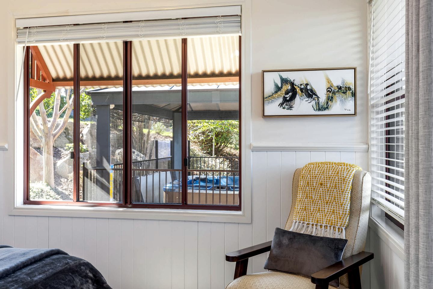 Cosy Mountain Chalet with Valley Views & Hydro Spa near Ravensbourne & Crows Nest, Queensland