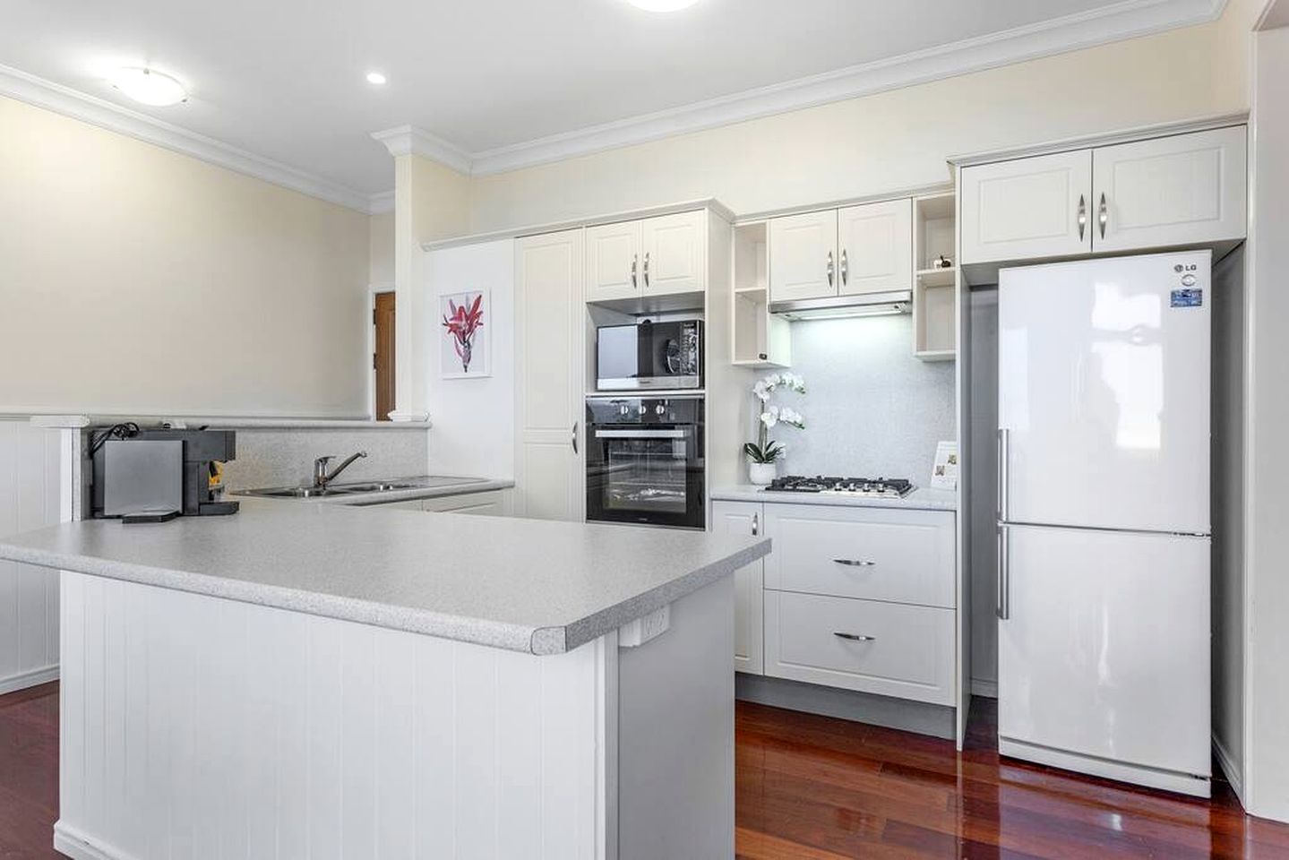 Secluded Hillside Chalet with Stunning Views & Outdoor Spa near Hampton, Queensland