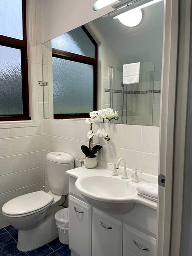 Vacation Rentals (Australia, Ravensbourne, Queensland)