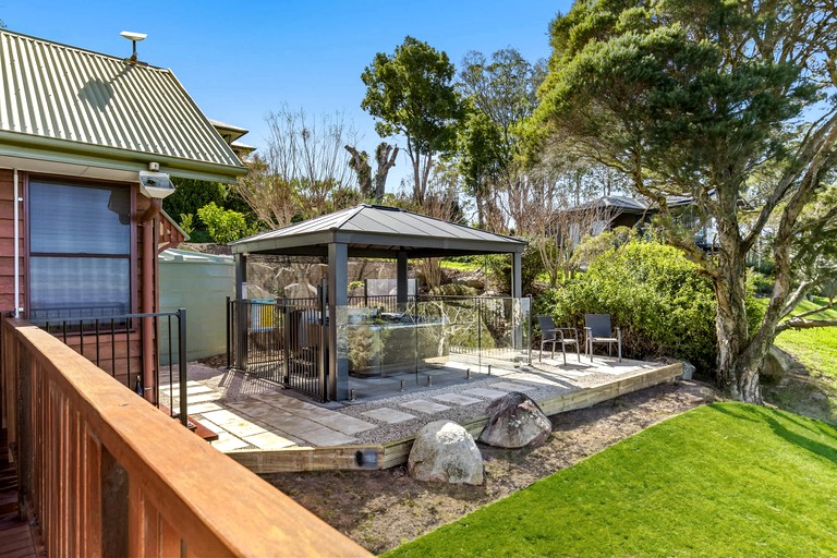 Vacation Rentals (Australia, Ravensbourne, Queensland)