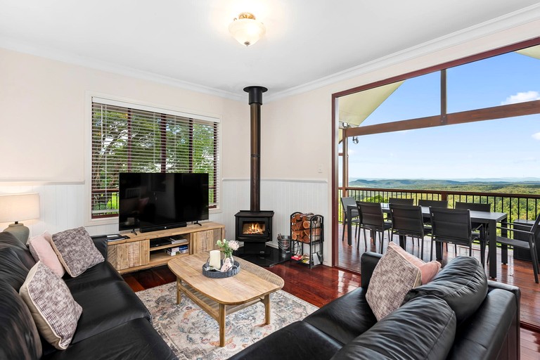 Vacation Rentals (Australia, Ravensbourne, Queensland)