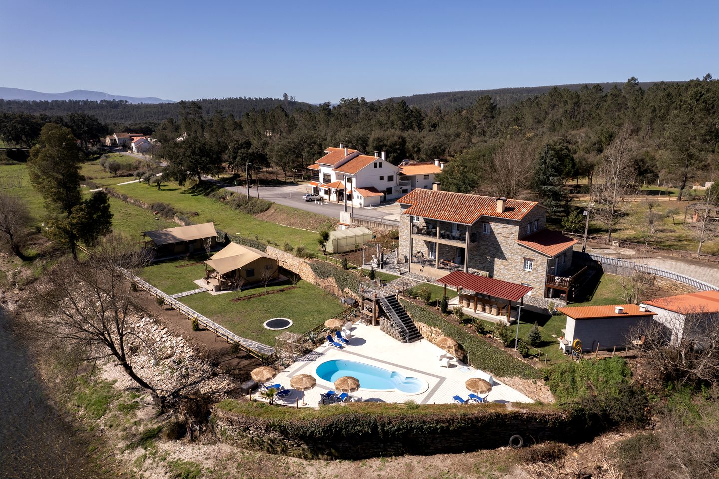 Ultimate Gathering Spot: Incredible Rental for Families and Friends in Coimbra, PT