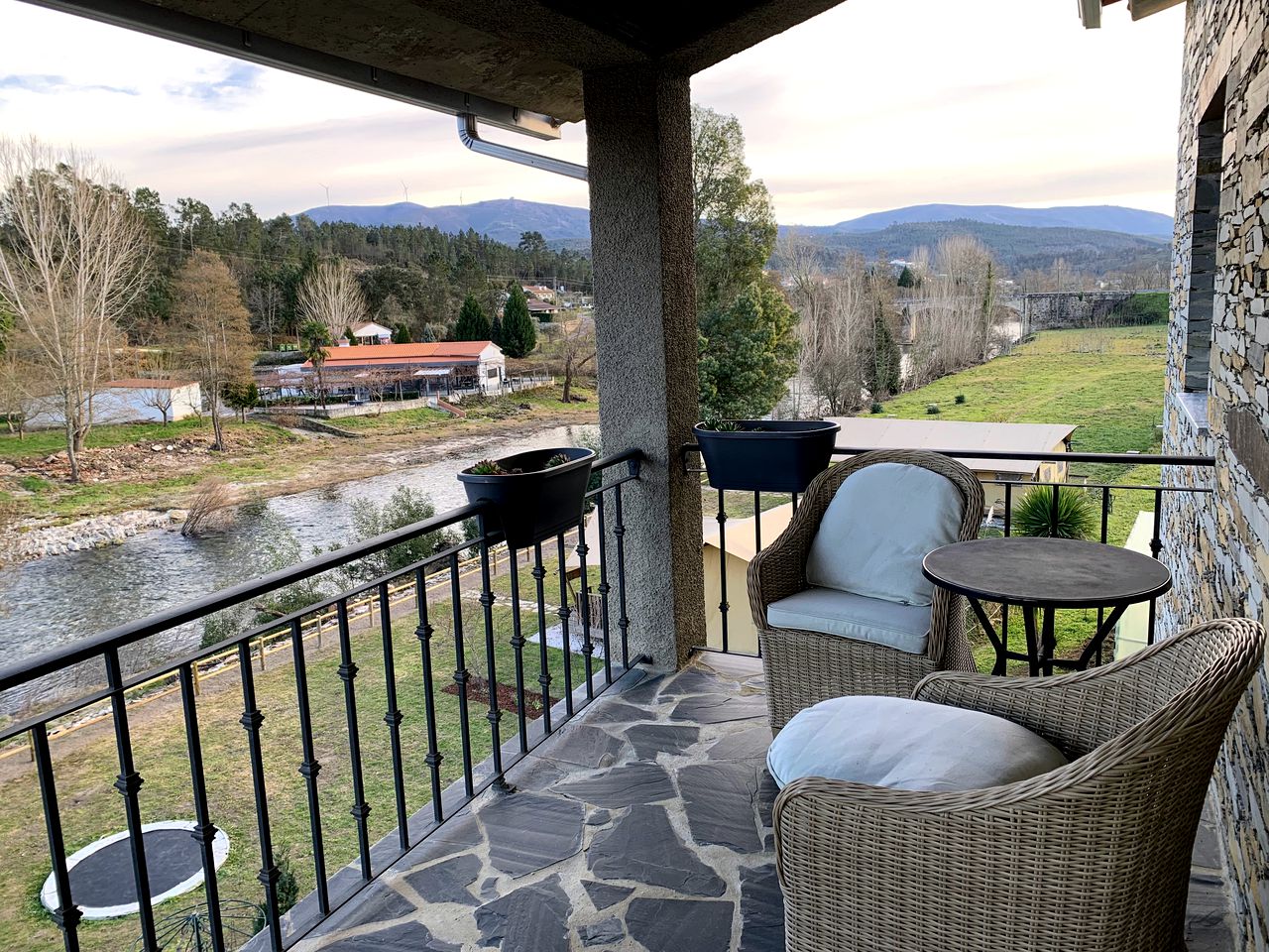 Ultimate Gathering Spot: Incredible Rental for Families and Friends in Coimbra, PT