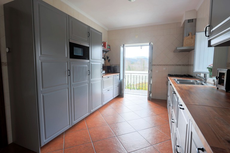 Vacation Rentals (Portugal, Sinde, Coimbra District)