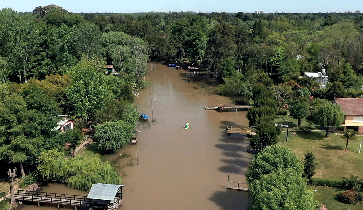 Tranquil Island Cabin with Private Dock & Birdwatching near Tigre, Buenos Aires