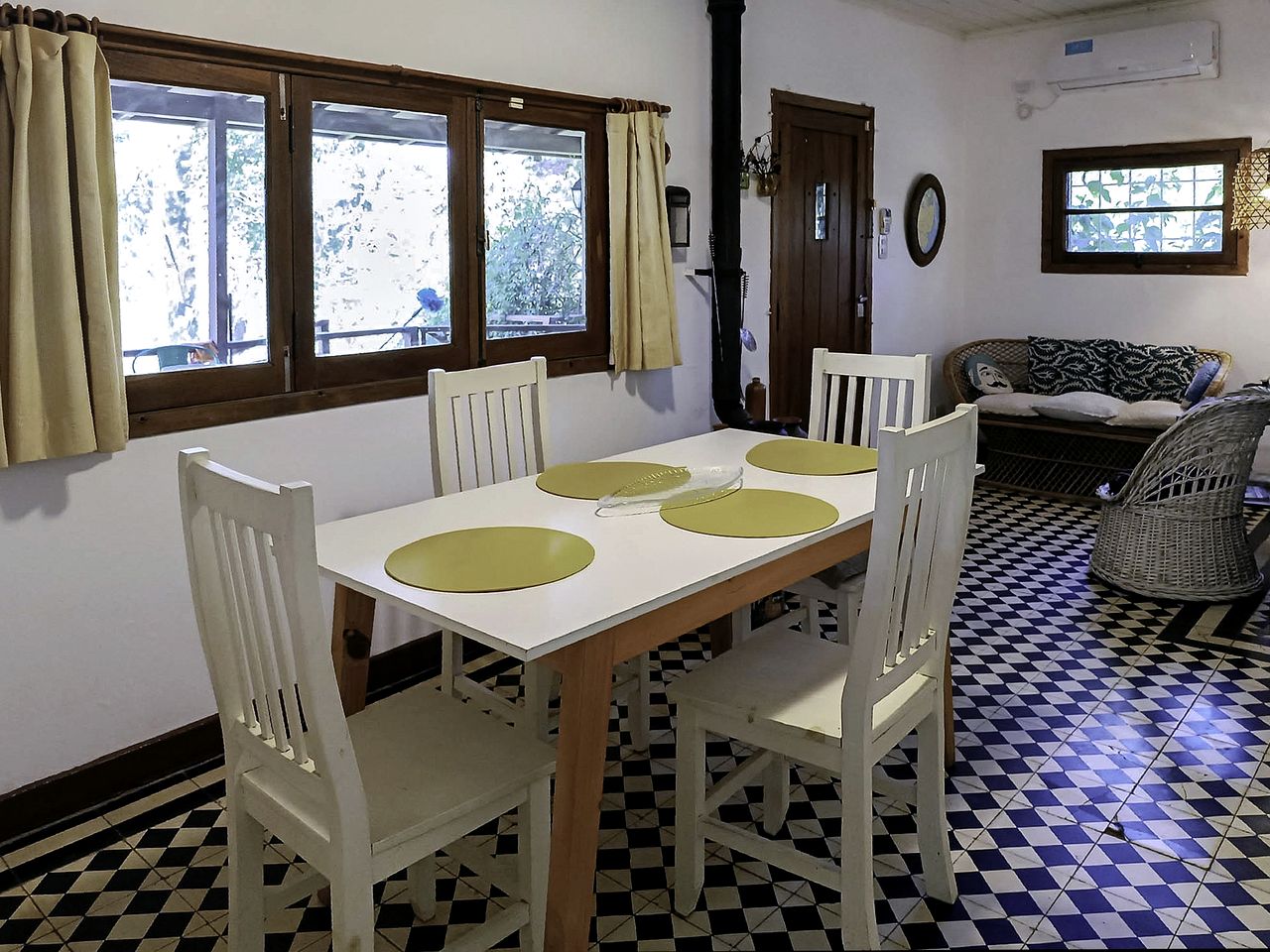 Charming Riverside Island Retreat with Pool & Private Dock near Tigre, Buenos Aires