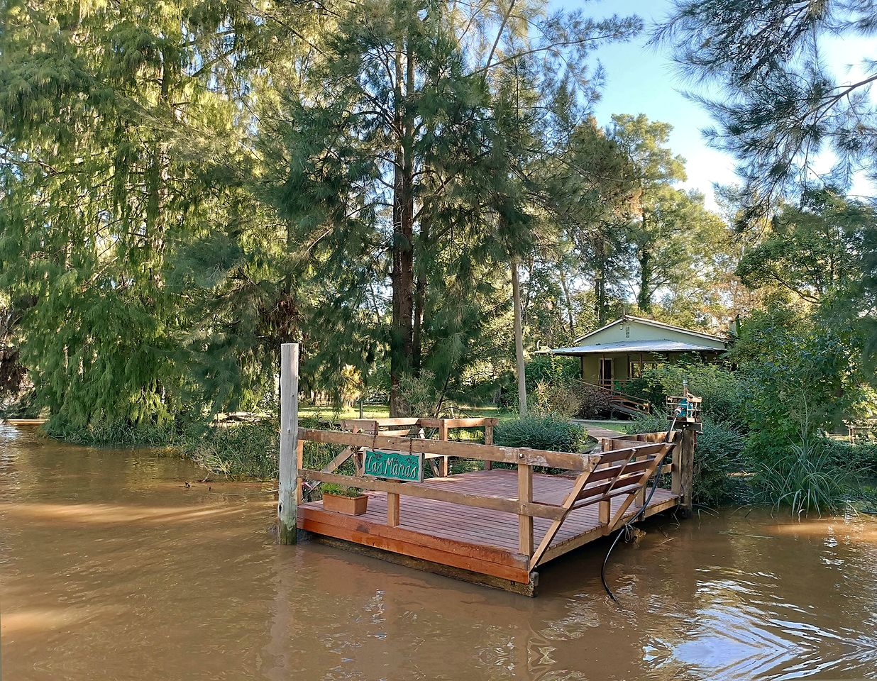 Charming Riverside Island Retreat with Pool & Private Dock near Tigre, Buenos Aires