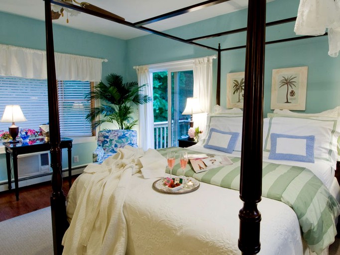 Quintessentials Bed and Breakfast, Nature Lodges 25718, East Marion